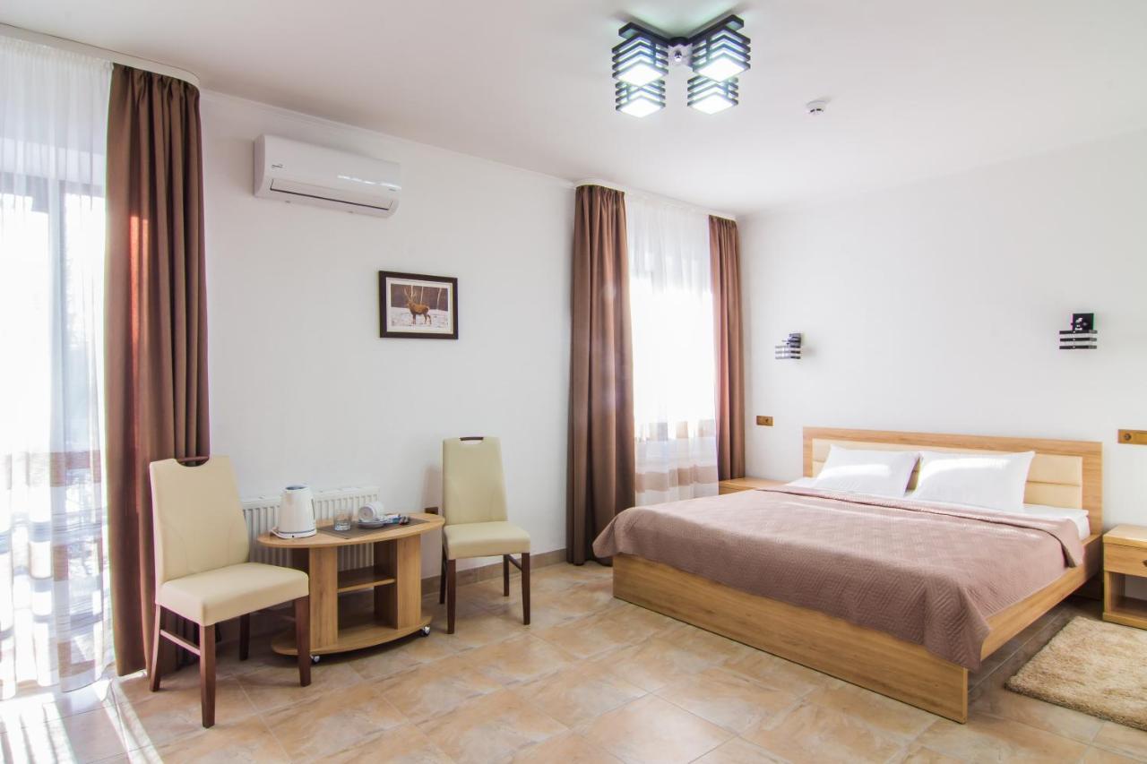 Мисливець В Комплексі "Сокіл" Hotel Susk Exterior photo